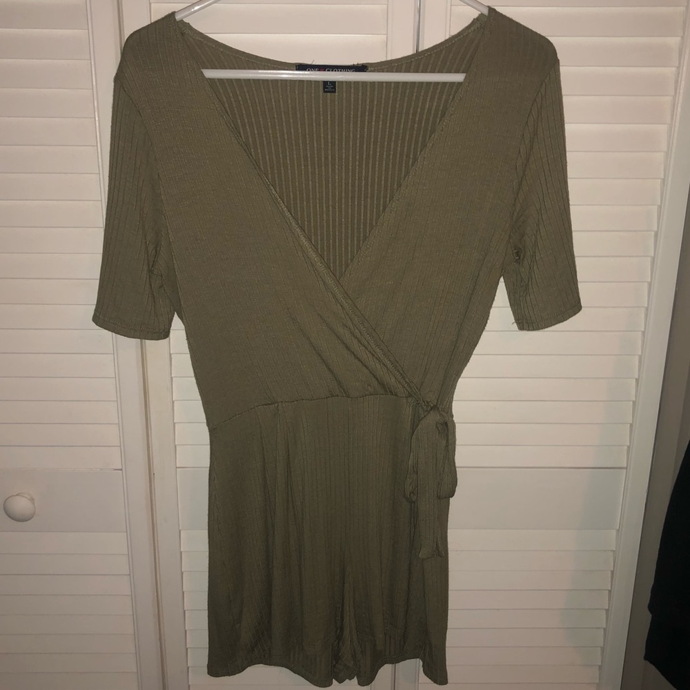Green tied romper